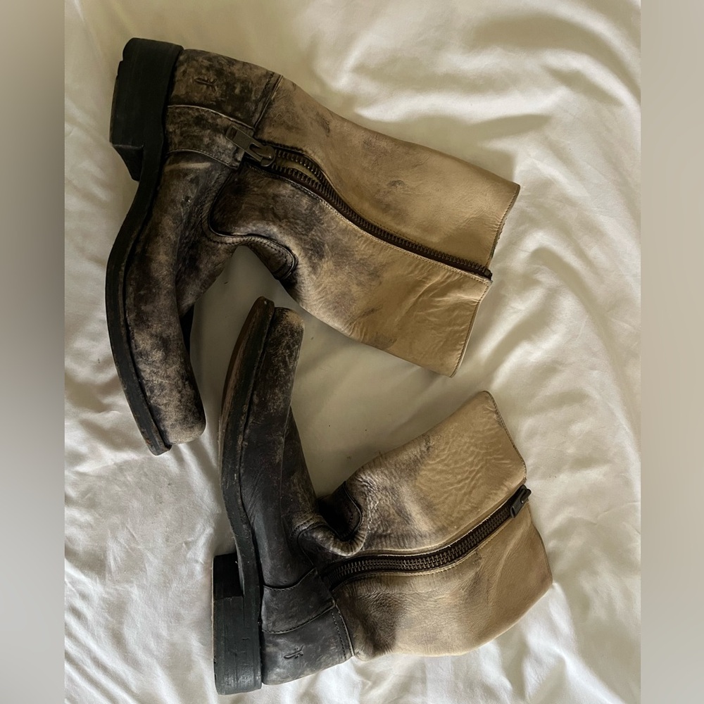 Mens Frye distressed boots